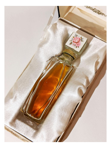عطر ادکلن چرنویه دومینو سیورنو یه سییا‌نیه - Черное домино (Black Domino) Северное сияние - بررسی، قیمت و خرید