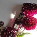 عطر ادکلن سیمپلی دیواین دایانا وریلن - Simply Divine Diana Vreeland - بررسی، قیمت و خرید