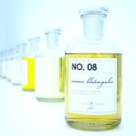 عطر ادکلن نو او هشت وِیسِر بلوتِنزاوبِر فراو تونیس پارفوم - No. 08 Weisser Blütenzauber Frau Tonis Parfum - بررسی، قیمت و خرید
