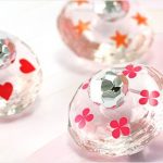عطر ادکلن بیبی دال لاکی گیم ایو سن لورن - Baby Doll Lucky Game Yves Saint Laurent - بررسی، قیمت و خرید