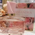 عطر ادکلن کاساندرا رز اینتنس ژان آرتیس - Cassandra Rose Intense Jeanne Arthes - بررسی، قیمت و خرید