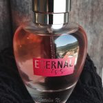 عطر ادکلن ایتِرنال کیس لاریو - Eternal Kiss La Rive - بررسی، قیمت و خرید