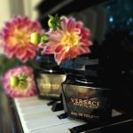 عطر ادکلن کریستال نویر او دو توالت ورساچه - Crystal Noir Eau de Toilette Versace - بررسی، قیمت و خرید