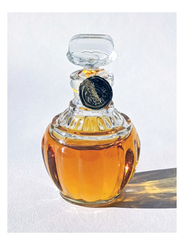 عطر ادکلن ایندیان ساندال راسوت - Индийский сандал (Indian Sandal) Рассвет (Rassvet) - بررسی، قیمت و خرید