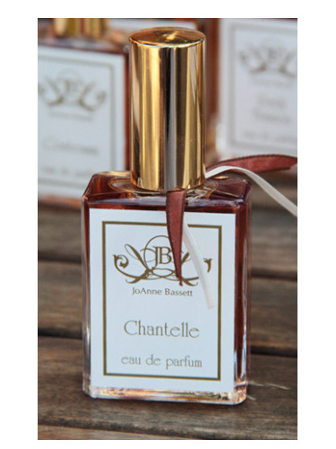 عطر ادکلن چنتل جوآن بَسِت - Chantelle JoAnne Bassett - بررسی، قیمت و خرید