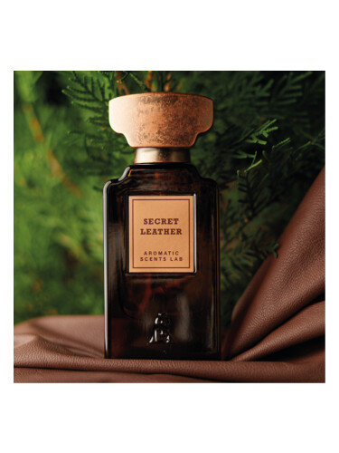 عطر ادکلن سکرت لدر آروماتیک سنتس لب - Secret Leather Aromatic Scents Lab - بررسی، قیمت و خرید