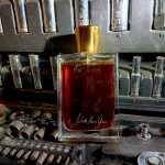 عطر ادکلن اویل فیکشن ژولیت هز اِ گان - Oil Fiction Juliette Has A Gun - بررسی، قیمت و خرید