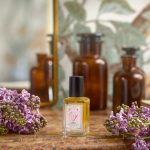 عطر ادکلن بریجرتون لاش - Bridgerton Lush - بررسی، قیمت و خرید