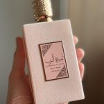 عطر ادکلن امیرات العرب پرایو رز اسداف - Ameerat Al Arab Prive Rose Asdaaf - بررسی، قیمت و خرید