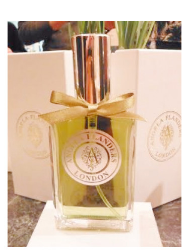 عطر ادکلن بِرِث آف هوپ آنجلا فلاندرز - Breath of Hope Angela Flanders - بررسی، قیمت و خرید