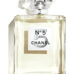 عطر ادکلن شنل نامبر فایو لئو ادو تویلت ۱۰۰ث انیورسری – اسک فور د مون لیمیتد ادیشن شانل - Chanel No 5 L'Eau Eau De Toilette 100th Anniversary – Ask For The Moon Limited Edition Chanel - بررسی، قیمت و خرید