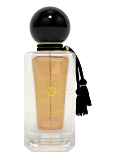 عطر ادکلن سنترال اکستریم آ لا لون - Santal Extreme A La Lune - بررسی، قیمت و خرید