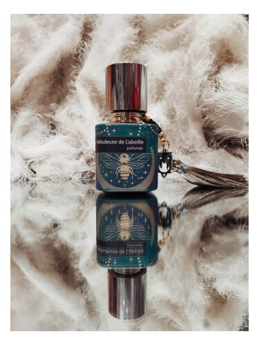 عطر ادکلن نبولوز دو لابِی شوت ویرژ پارفومه - Nébuleuse de L'abeille Chouette Vierge Parfumée - بررسی، قیمت و خرید