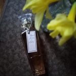 عطر ادکلن آگوا فرسکا د روزاس بلانکاس آدولفو دومینگز - Agua Fresca de Rosas Blancas Adolfo Dominguez - بررسی، قیمت و خرید