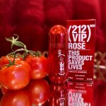 عطر ادکلن تو-وان-تو وی-آی-پی رز رد کارولینا هررا - 212 VIP Rosé Red Carolina Herrera - بررسی، قیمت و خرید