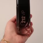 عطر ادکلن دو دوازده وی آی پی بلک کارولینا هررا - 212 VIP Black Carolina Herrera - بررسی، قیمت و خرید