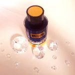 عطر ادکلن زعفران لازولی کارولینا هررا - Saffron Lazuli Carolina Herrera - بررسی، قیمت و خرید