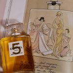 عطر ادکلن شنل نامبر فایو او دو پرفیوم 100th انیورسری اسک فور د مون لیمیتد ادیشن شنل - Chanel No 5 Eau de Parfum 100th Anniversary – Ask For The Moon Limited Edition Chanel - بررسی، قیمت و خرید