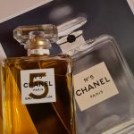 عطر ادکلن شنل نامبر فایو او دو پرفیوم 100th انیورسری اسک فور د مون لیمیتد ادیشن شنل - Chanel No 5 Eau de Parfum 100th Anniversary – Ask For The Moon Limited Edition Chanel - بررسی، قیمت و خرید