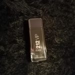 عطر ادکلن دو دوازده وی آی پی بلک کارولینا هررا - 212 VIP Black Carolina Herrera - بررسی، قیمت و خرید