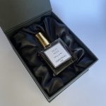 عطر ادکلن ترو نوآر امبرفیک - Trou Noir Amberfig - بررسی، قیمت و خرید