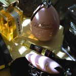 عطر ادکلن پاریس ایزمیر کارون - Paris Izmir Carven - بررسی، قیمت و خرید