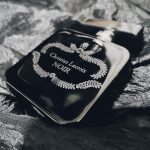 عطر ادکلن کریستین لاکروا نوآر اِیوِن - Christian Lacroix Noir Avon - بررسی، قیمت و خرید
