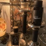 عطر ادکلن ولوت کامادیتی - Velvet Commodity - بررسی، قیمت و خرید