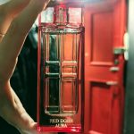 عطر ادکلن رد دور اورا الیزابت آردن - Red Door Aura Elizabeth Arden - بررسی، قیمت و خرید